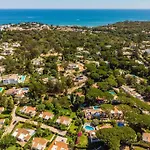 Jardim Dos Pinheiros, Albufeira * Olhos de Água