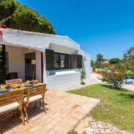 Jardim Dos Pinheiros, Albufeira * Olhos de Αgua