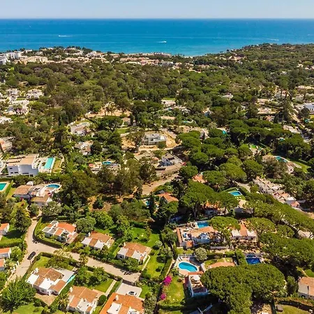 Jardim Dos Pinheiros, Albufeira * Olhos de Αgua